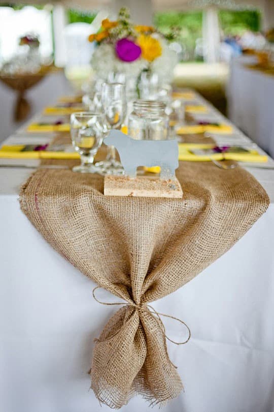 Simply Classic & Timeless Natural Holiday Decorations. simple burlap table setting