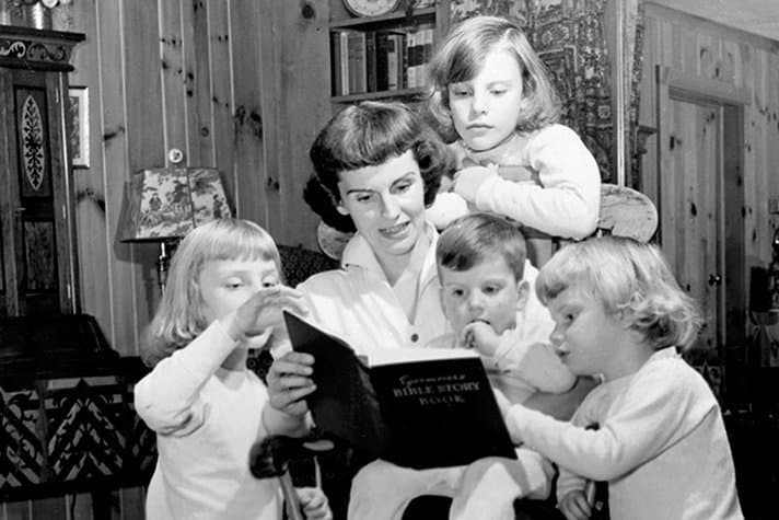 The Beautiful Life Of Ruth Bell Graham: Happy With The Common Things The Beautiful Life Of Ruth Bell Graham: Happy With The Common Things. Ruth reading to her children