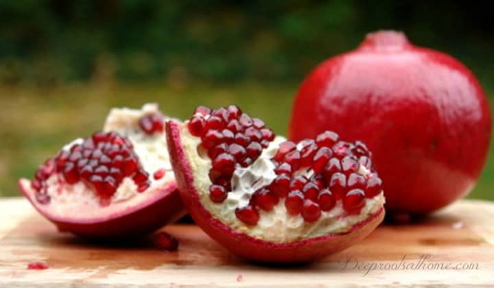 Research: Pomegranate Juice Reverses Heart Blockage Research: Pomegranate Juice Reverses Heart Blockage, inhibit breast cancer, prostate cancer, colon cancer, leukemia, vitro <a style=