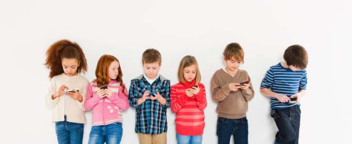  6 children with smart phones