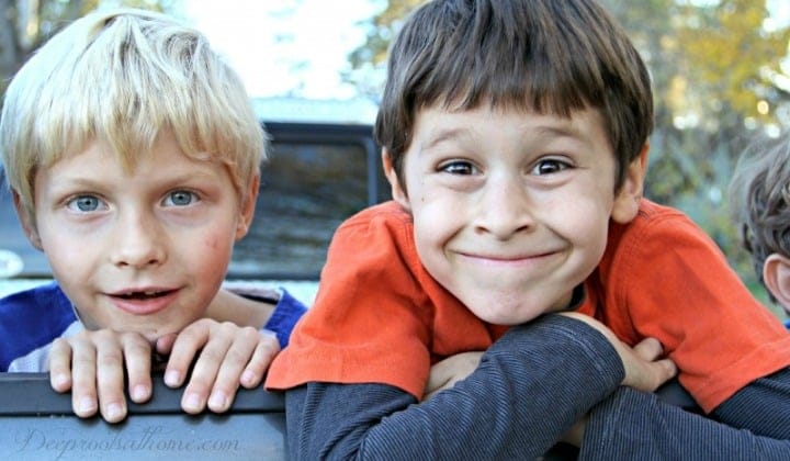 15 Proven Ways To Increase The Attention Span Of Boys, 2 happy, smiling young boys